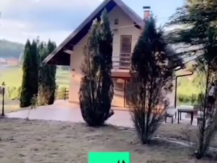 Vikendica s 2.000 m² zemlje u Pazariću