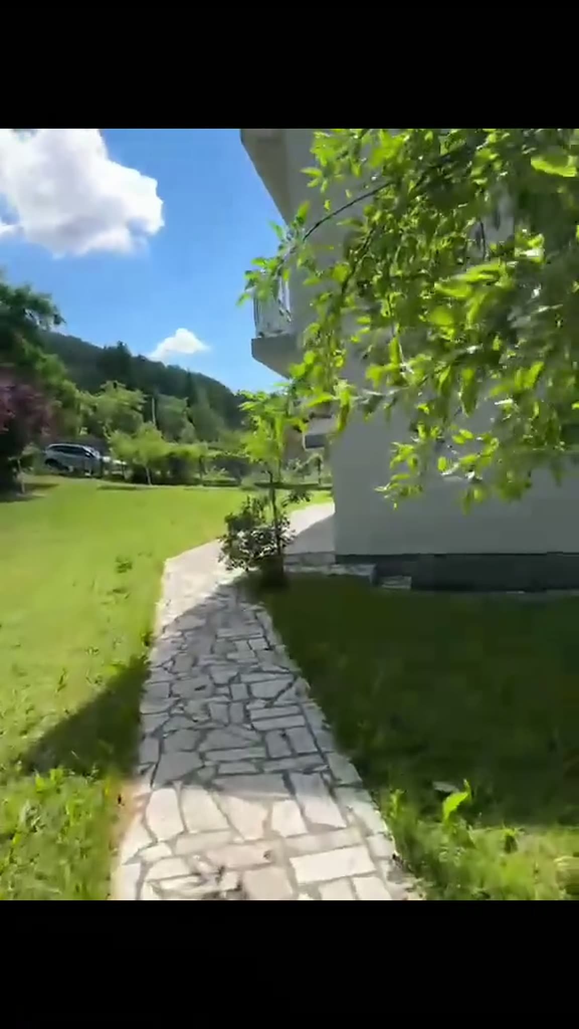 فيلا ملاصقة للنهر في فيسوكو